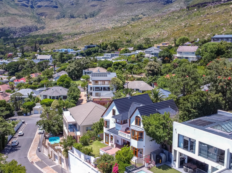 6 Bedroom Property for Sale in Oranjezicht Western Cape